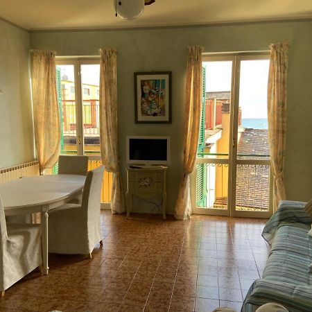 Lola A Moneglia Apartment Bagian luar foto