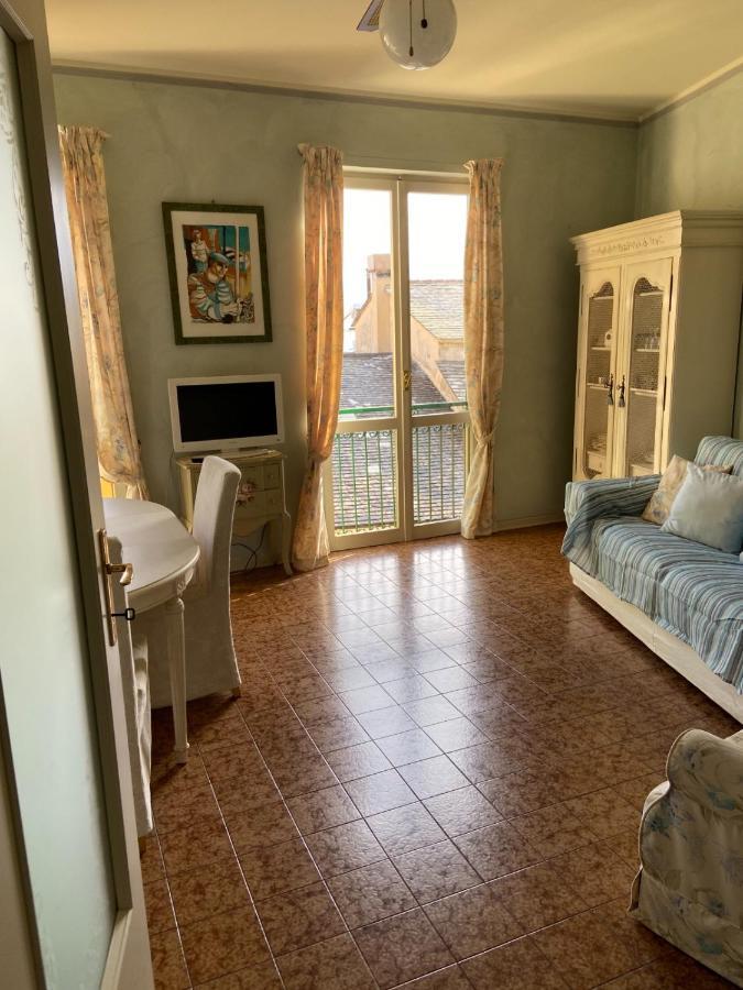 Lola A Moneglia Apartment Bagian luar foto