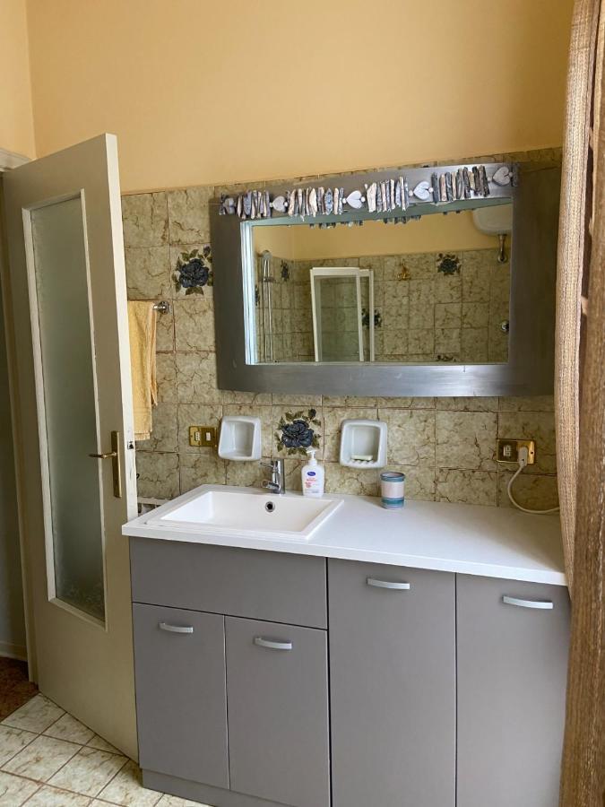 Lola A Moneglia Apartment Bagian luar foto
